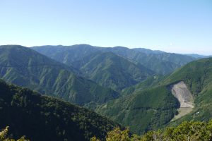 遠くの山々